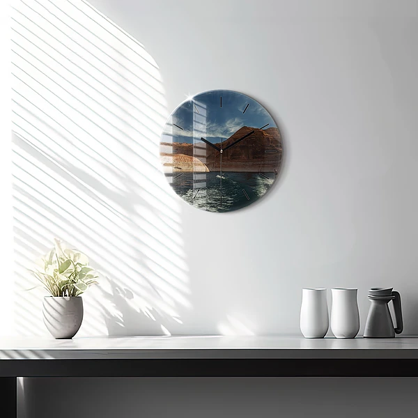 Wanduhr glas rund Person auf Wasserskiern