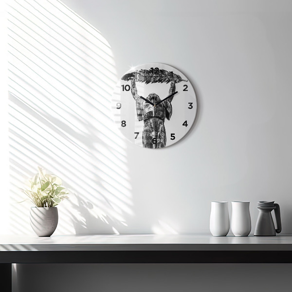 Wanduhr glas rund Freiheitsstatue in Budapest