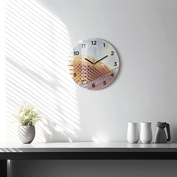 Wanduhr rund Aussichtspunkt in Sevilla