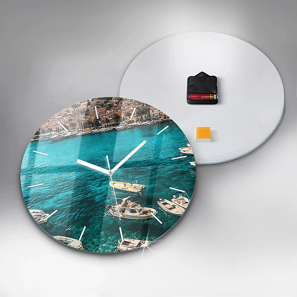 Wanduhr glas rund Boote in Kroatien