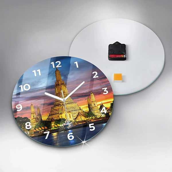 Wanduhr glas rund Tempel in Bangkok