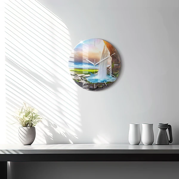 Wanduhr rund Wasserfall in Island