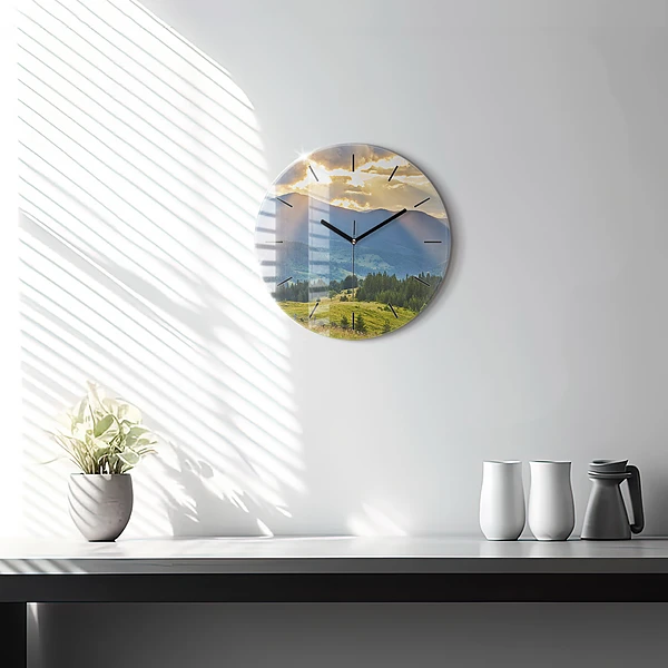 Wanduhr rund Landschaft mit Wäldern