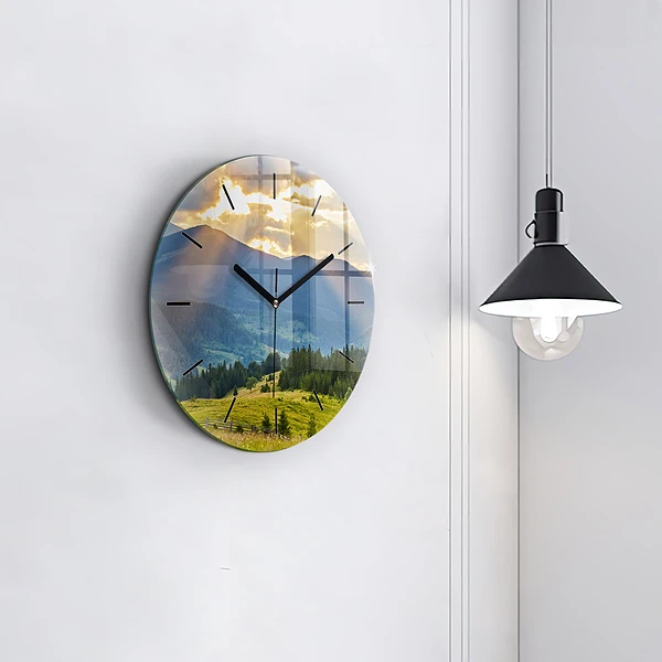 Wanduhr rund Landschaft mit Wäldern