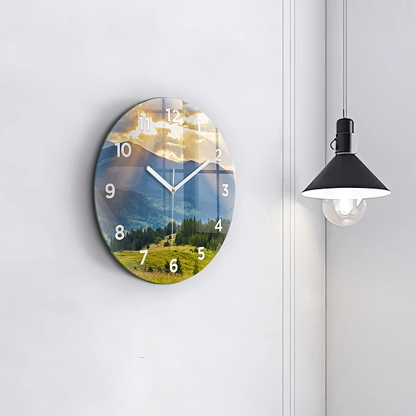 Wanduhr rund Landschaft mit Wäldern