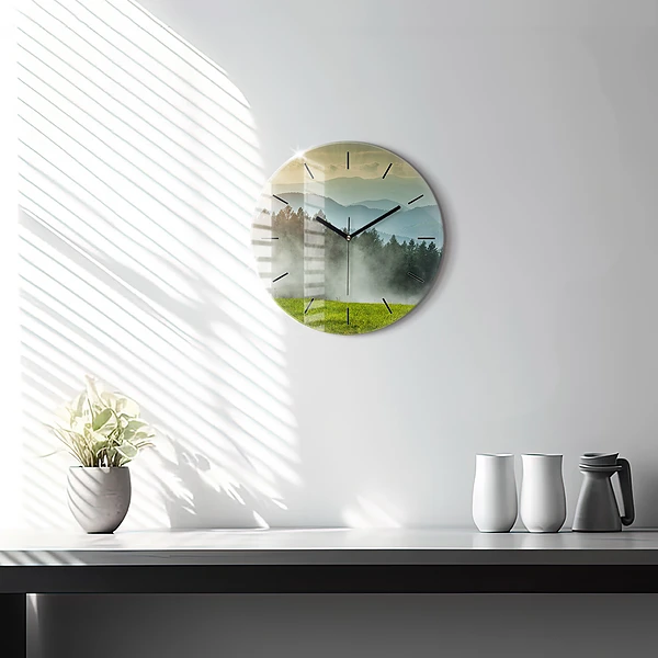 Wanduhr glas rund Berglandschaft