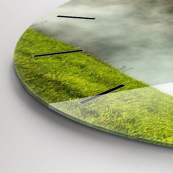 Wanduhr glas rund Berglandschaft