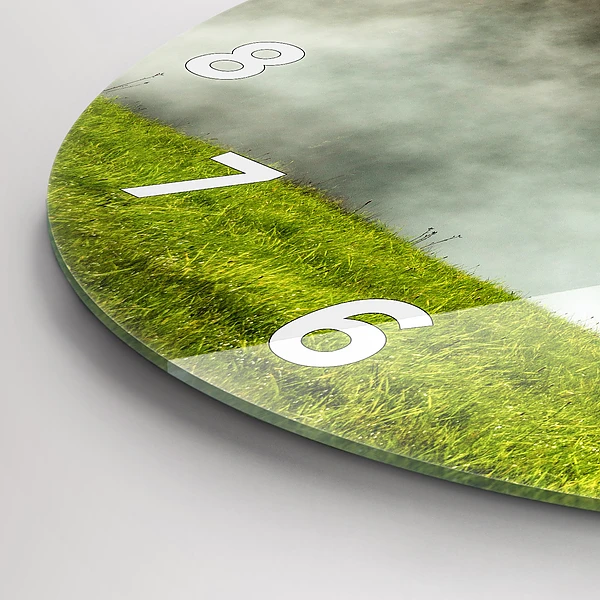 Wanduhr glas rund Berglandschaft