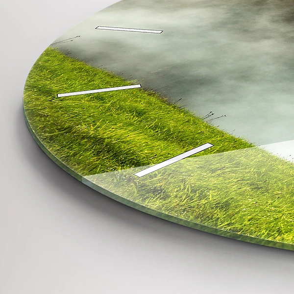 Wanduhr glas rund Berglandschaft