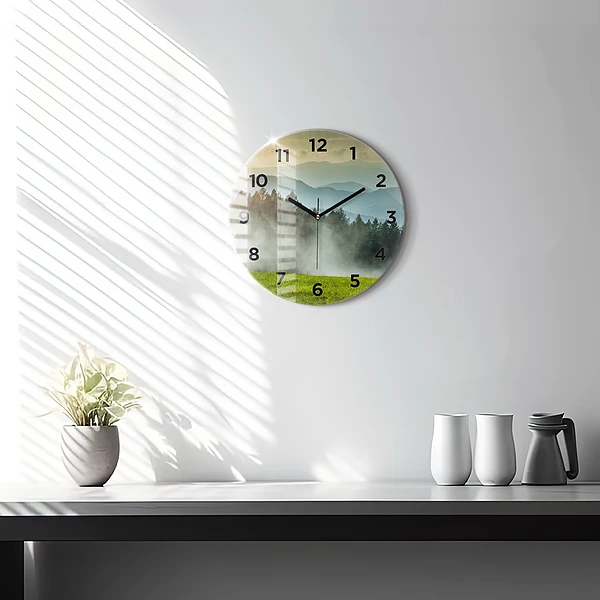 Wanduhr glas rund Berglandschaft