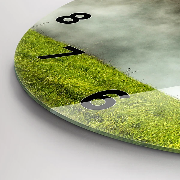 Wanduhr glas rund Berglandschaft