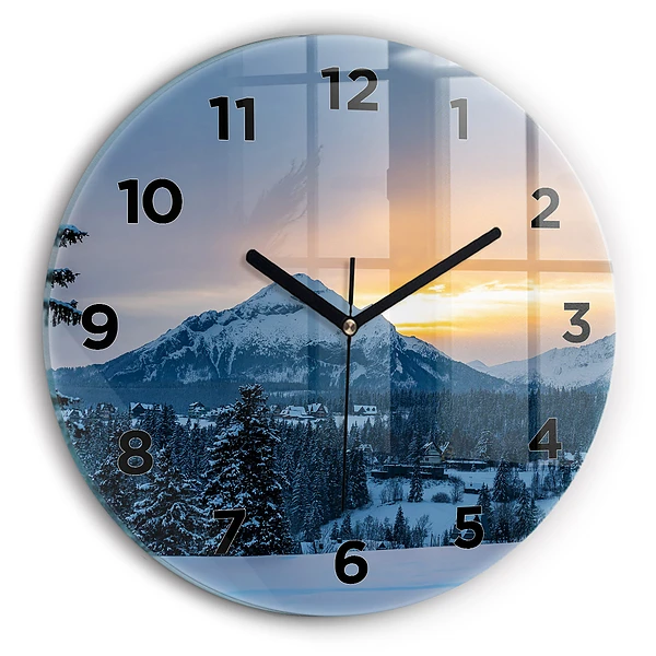 Wanduhr rund Berglandschaft