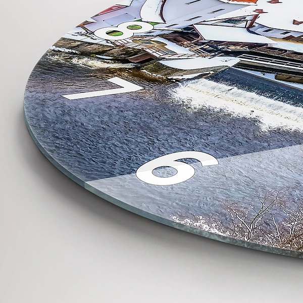 Wanduhr rund mit motiv Panorama einer Stadt im Winter