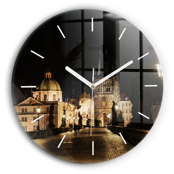 Wanduhr rund Karlsbrücke in Prag