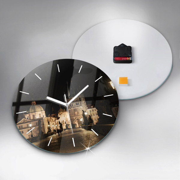 Wanduhr rund Karlsbrücke in Prag