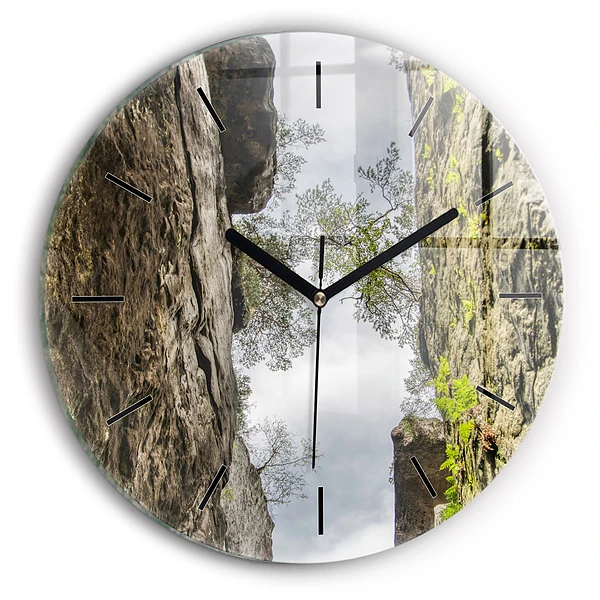 Wanduhr rund Felsenstadt in der Tschechischen Republik