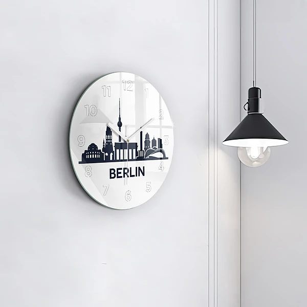 Wanduhr glas rund Illustration der Stadt Berlin