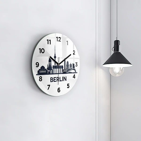 Wanduhr glas rund Illustration der Stadt Berlin