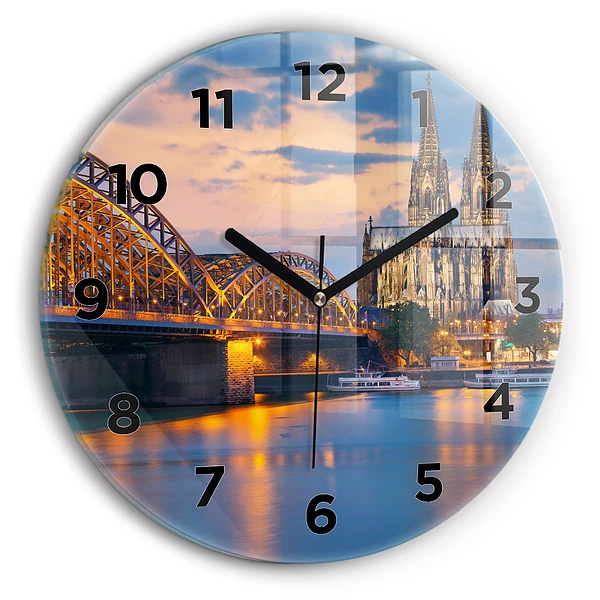 Wanduhr rund Ansicht des Rathauses