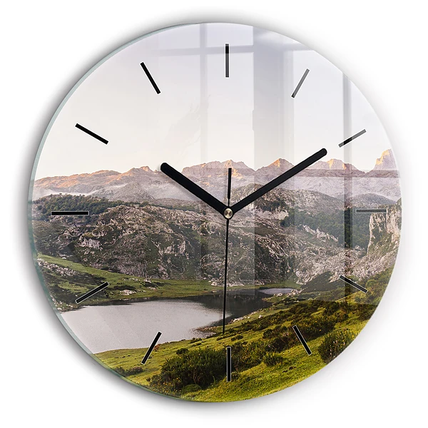Wanduhr rund mit motiv See und Berge in den Pyrenäen