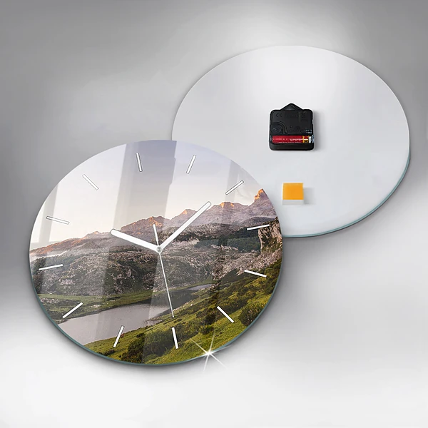 Wanduhr rund mit motiv See und Berge in den Pyrenäen