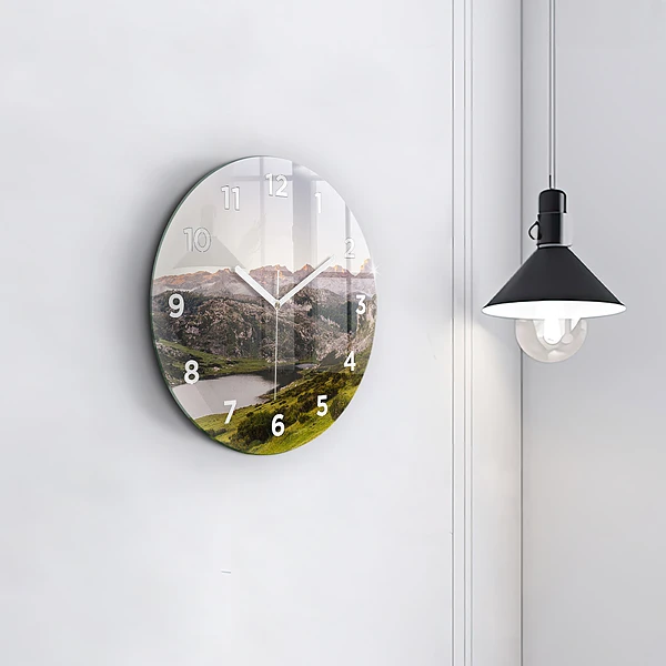 Wanduhr rund mit motiv See und Berge in den Pyrenäen