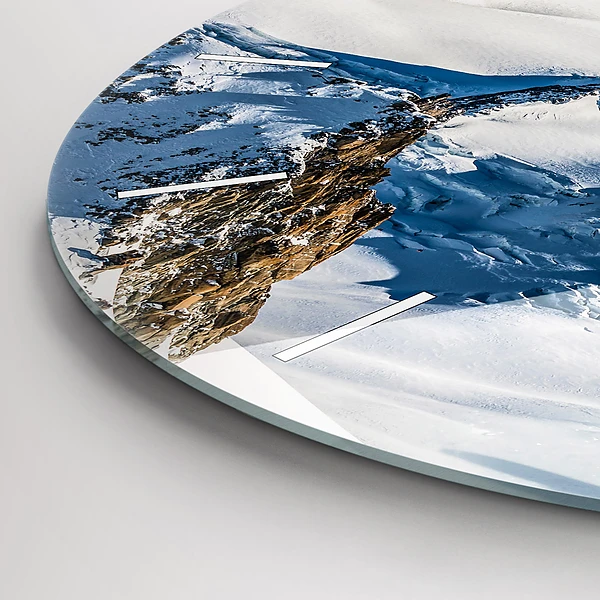 Wanduhr glas rund Skifahrer in den Alpen