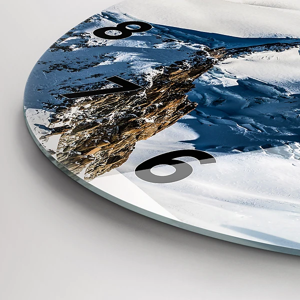 Wanduhr glas rund Skifahrer in den Alpen