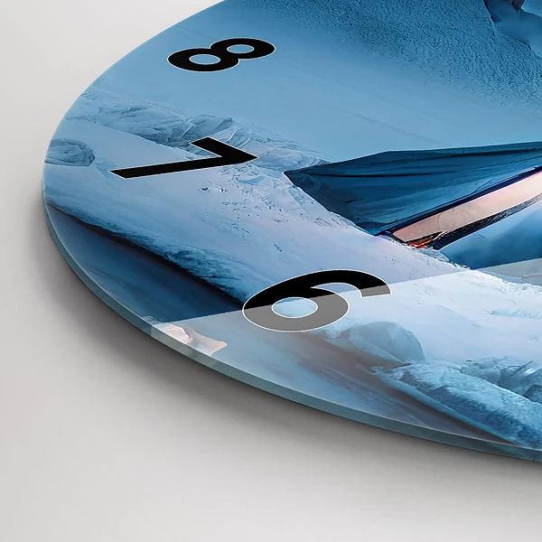 Wanduhr rund mit motiv Zelt in den Bergen von Island