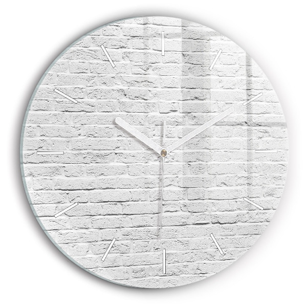 Wanduhr rund Backsteinmauer