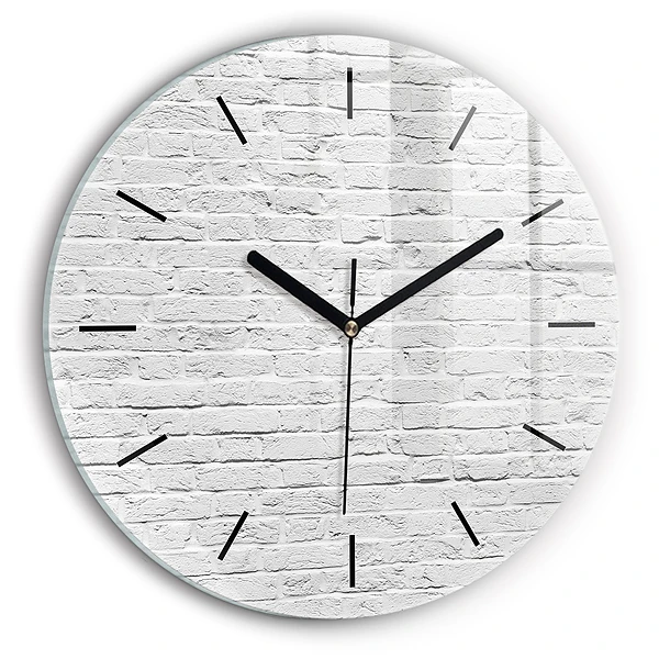 Wanduhr rund Backsteinmauer