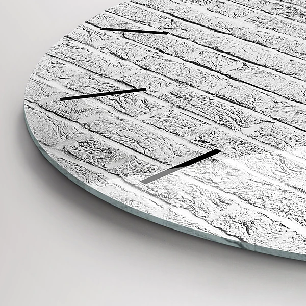 Wanduhr rund Backsteinmauer