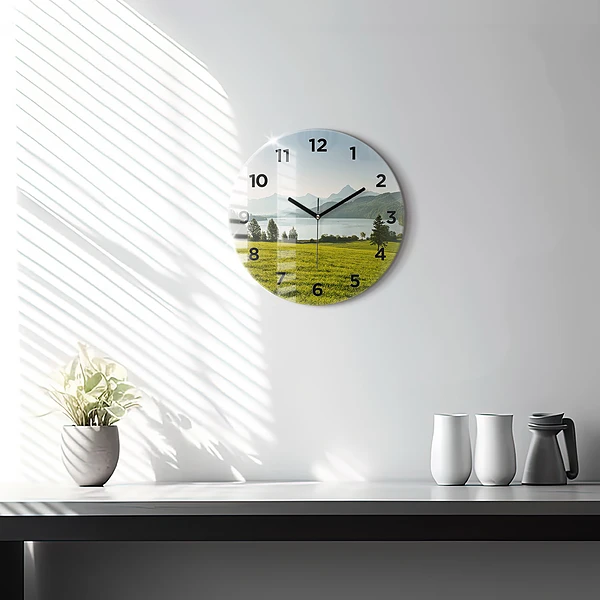 Wanduhr rund mit motiv Berge und Felder