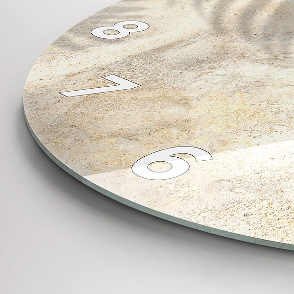 Wanduhr glas rund Schatten einer Palme Sand