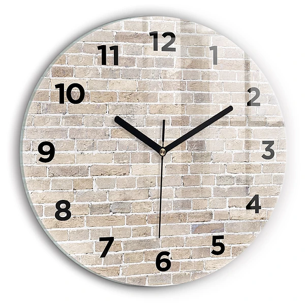 Wanduhr glas rund Backsteinmauer