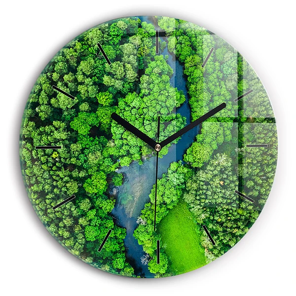 Wanduhr rund Fluss im Wald