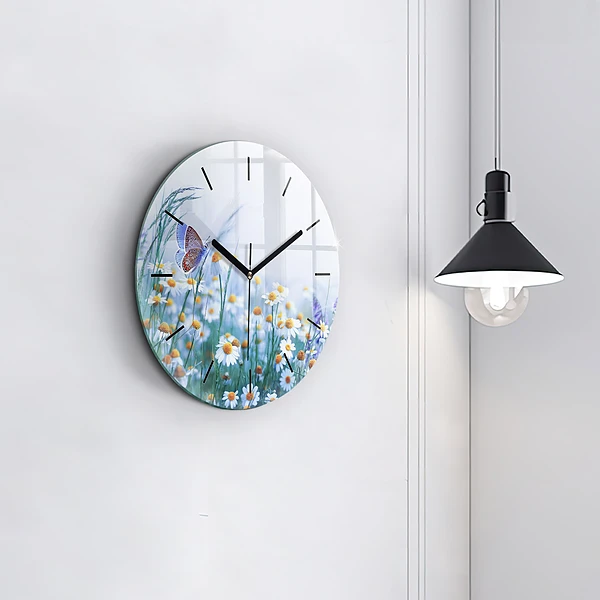 Wanduhr glas rund Schmetterling auf einer Wiese