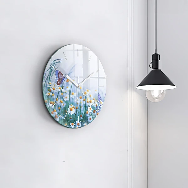 Wanduhr glas rund Schmetterling auf einer Wiese