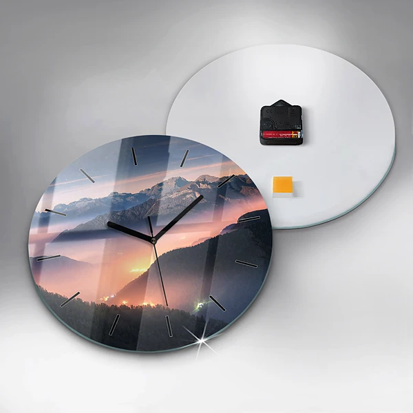 Wanduhr rund Bergspitzen Landschaft