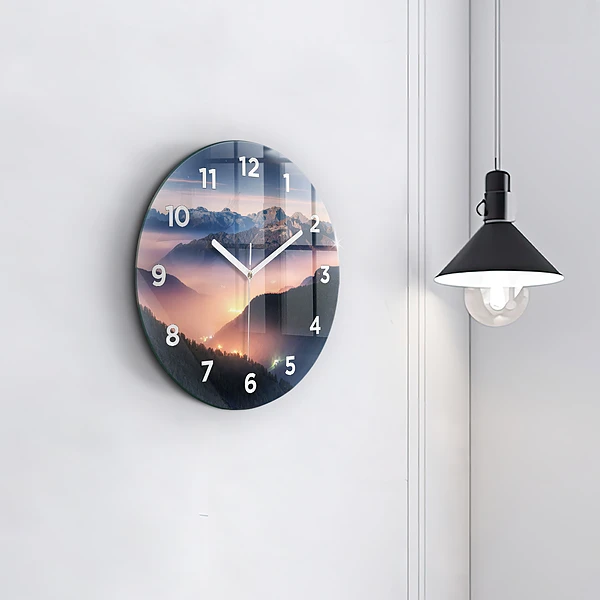 Wanduhr rund Bergspitzen Landschaft