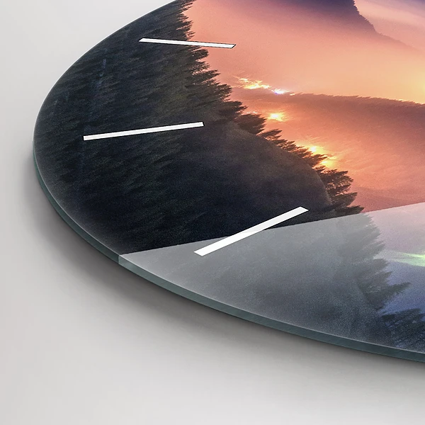 Wanduhr rund Bergspitzen Landschaft