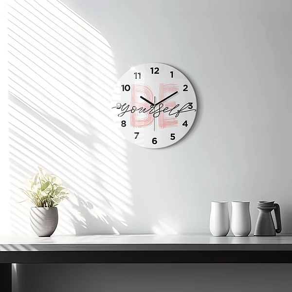 Wanduhr rund Inschrift Sei du selbst