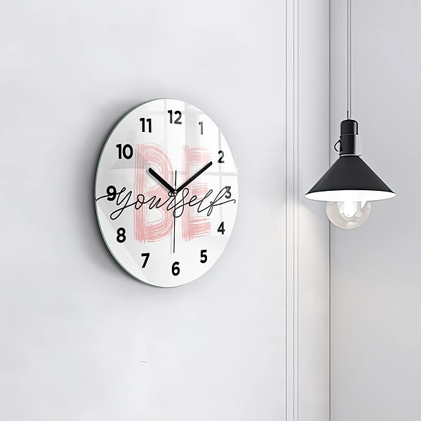 Wanduhr rund Inschrift Sei du selbst