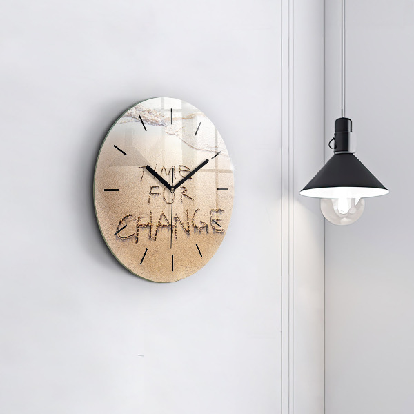 Wanduhr rund Zitat am Strand