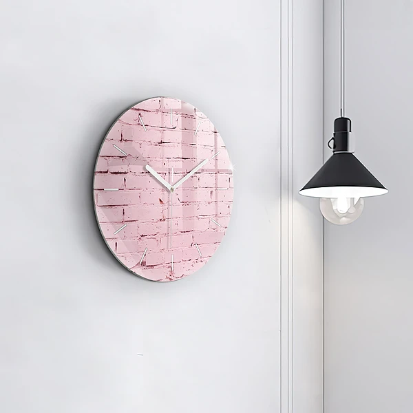 Wanduhr glas rund Backsteinmauer