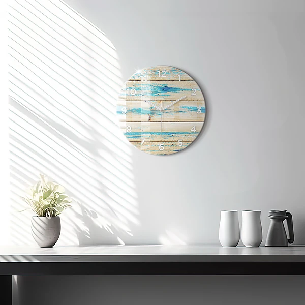 Wanduhr rund Zerkratztes Holz