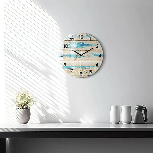 Wanduhr rund Zerkratztes Holz