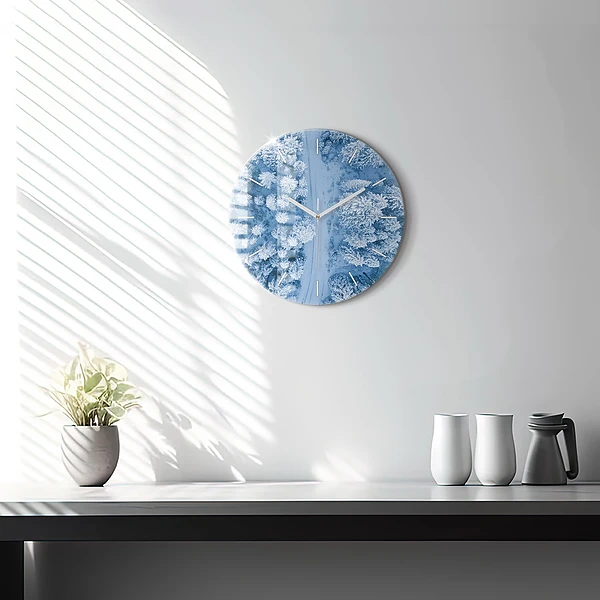 Wanduhr glas rund Wald aus einer Drohne